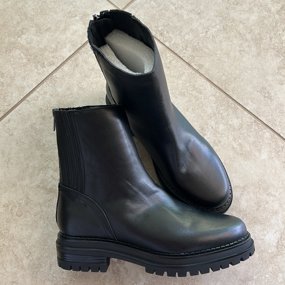 Calvin Klein Greg Women's Black Leather Lug Sole Boots Size 7.5